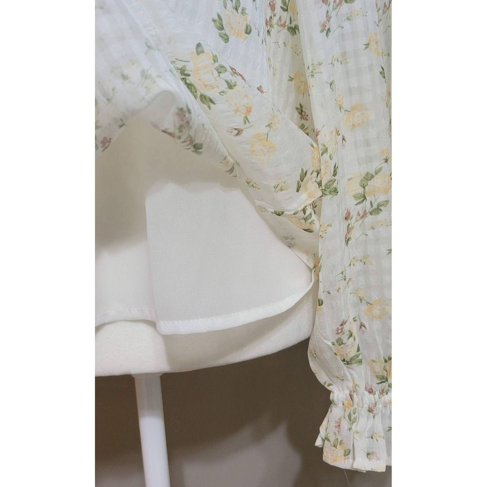 DIZZY LIZZY Floral Lace Peasant Blouse - Picture 10 of 10